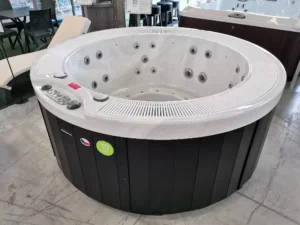Hans Craft HC 8 ronde jacuzzi met overloopgoot