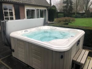 HotSpring Vanguard 220 x 220 x 91 – verkocht –
