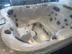 Jacuzzi® J-425 met stereo- verkocht – - Image 3