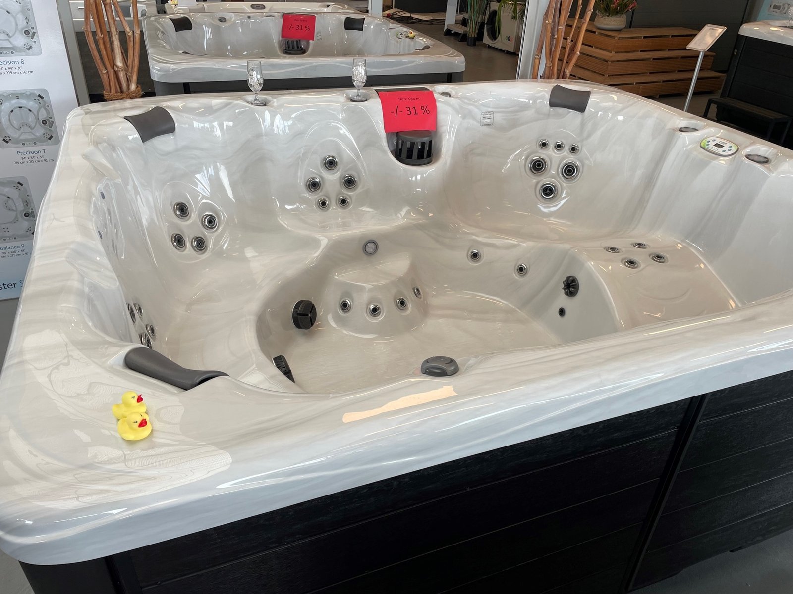 MS9.jpg MasterSpas® Clarity Balance 9 – 275x239x97 cm - Image 1