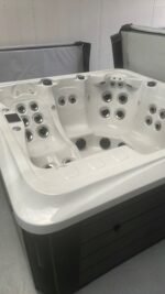 Jacuzzi Riptide BT-360 5 persoons 200×200 cm