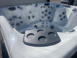 MasterSpas Twilight Series ( TS ) 8.2 – verkocht –